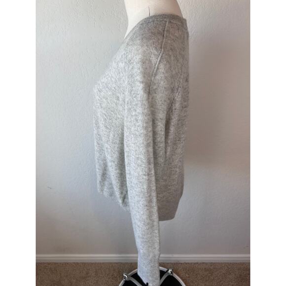 One Grey Day Sloane Gray V Neck 100% Cashmere Sweater size Small - Picture 8 of 10